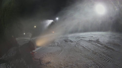 Prostřední část sjezdovky a snowpark