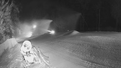 Prostřední část sjezdovky a snowpark