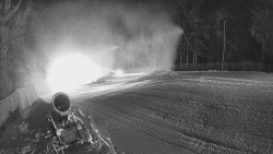 Prostřední část sjezdovky a snowpark