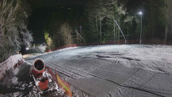 Prostřední část sjezdovky a snowpark