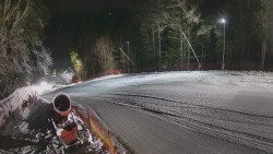 Prostřední část sjezdovky a snowpark