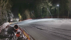 Prostřední část sjezdovky a snowpark