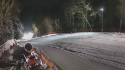 Prostřední část sjezdovky a snowpark