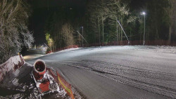 Prostřední část sjezdovky a snowpark