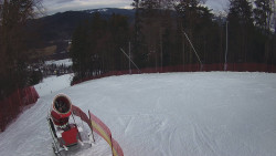 Prostřední část sjezdovky a snowpark