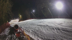 Prostřední část sjezdovky a snowpark