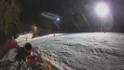 Prostřední část sjezdovky a snowpark