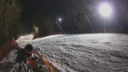 Prostřední část sjezdovky a snowpark