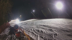 Prostřední část sjezdovky a snowpark