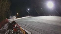 Prostřední část sjezdovky a snowpark
