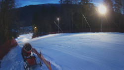 Prostřední část sjezdovky a snowpark
