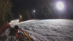 Prostřední část sjezdovky a snowpark