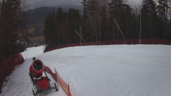 Prostřední část sjezdovky a snowpark
