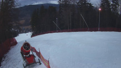 Prostřední část sjezdovky a snowpark