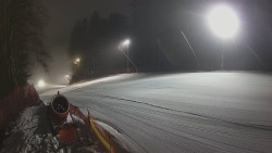 Prostřední část sjezdovky a snowpark