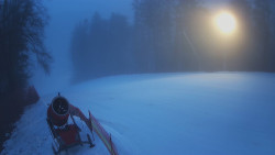Prostřední část sjezdovky a snowpark
