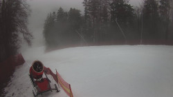 Prostřední část sjezdovky a snowpark