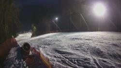 Prostřední část sjezdovky a snowpark