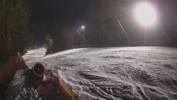 Prostřední část sjezdovky a snowpark