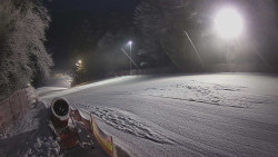 Prostřední část sjezdovky a snowpark