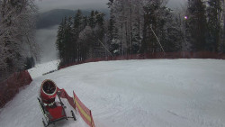 Prostřední část sjezdovky a snowpark