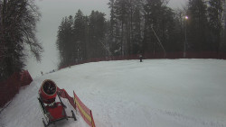 Prostřední část sjezdovky a snowpark