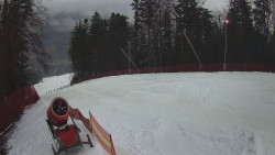 Prostřední část sjezdovky a snowpark