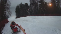 Prostřední část sjezdovky a snowpark
