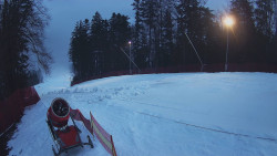 Prostřední část sjezdovky a snowpark