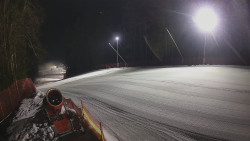 Prostřední část sjezdovky a snowpark