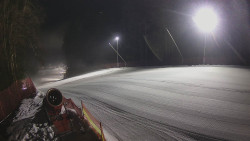 Prostřední část sjezdovky a snowpark