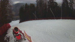 Prostřední část sjezdovky a snowpark