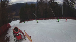Prostřední část sjezdovky a snowpark