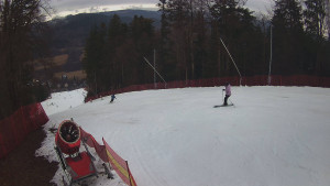 Skiareál Karolinka - Prostřední část sjezdovky a snowpark - 14.2.2026 v 11:02 Skiareál Karolinka - Prostřední část sjezdovky a snowpark - 14.2.2026 v 11:02