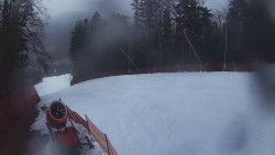 Prostřední část sjezdovky a snowpark