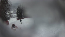 Prostřední část sjezdovky a snowpark