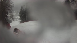 Prostřední část sjezdovky a snowpark