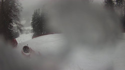 Prostřední část sjezdovky a snowpark