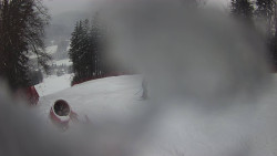 Prostřední část sjezdovky a snowpark