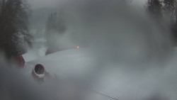 Prostřední část sjezdovky a snowpark