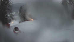 Prostřední část sjezdovky a snowpark