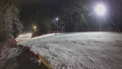 Prostřední část sjezdovky a snowpark