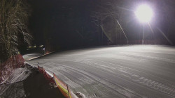 Prostřední část sjezdovky a snowpark