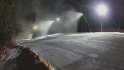 Prostřední část sjezdovky a snowpark