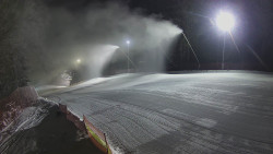 Prostřední část sjezdovky a snowpark
