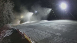 Prostřední část sjezdovky a snowpark