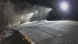 Prostřední část sjezdovky a snowpark