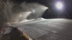 Prostřední část sjezdovky a snowpark