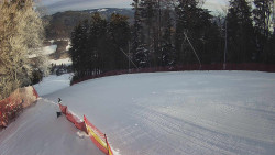 Prostřední část sjezdovky a snowpark