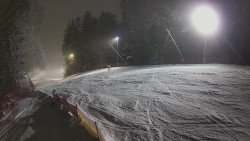 Prostřední část sjezdovky a snowpark